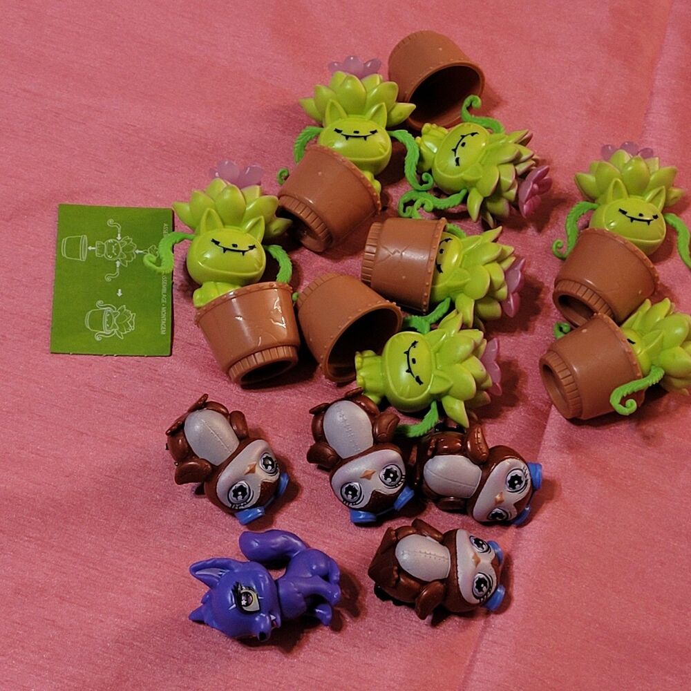 Monster High G3 Lot 12 Pets/Animals Mattel Venus Flytrap Robecca Clawdeen Wolf